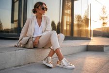 découvrez comment porter avec style les chaussures veja femme dorées grâce à nos conseils mode élégants et tendances pour sublimer votre look au quotidien.
